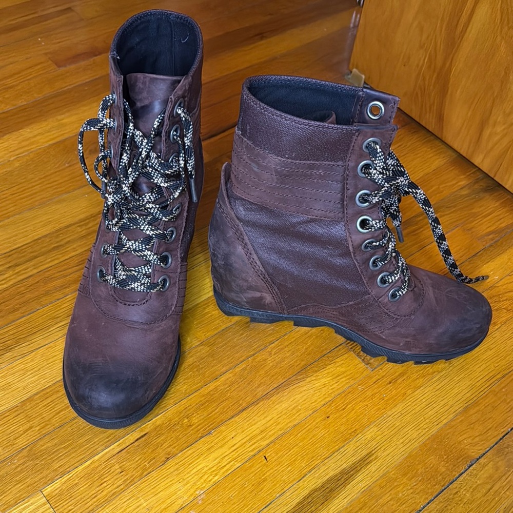 Worn 2x Sorel Brown Combat Boots with Sturdy Construction and Padded Collar